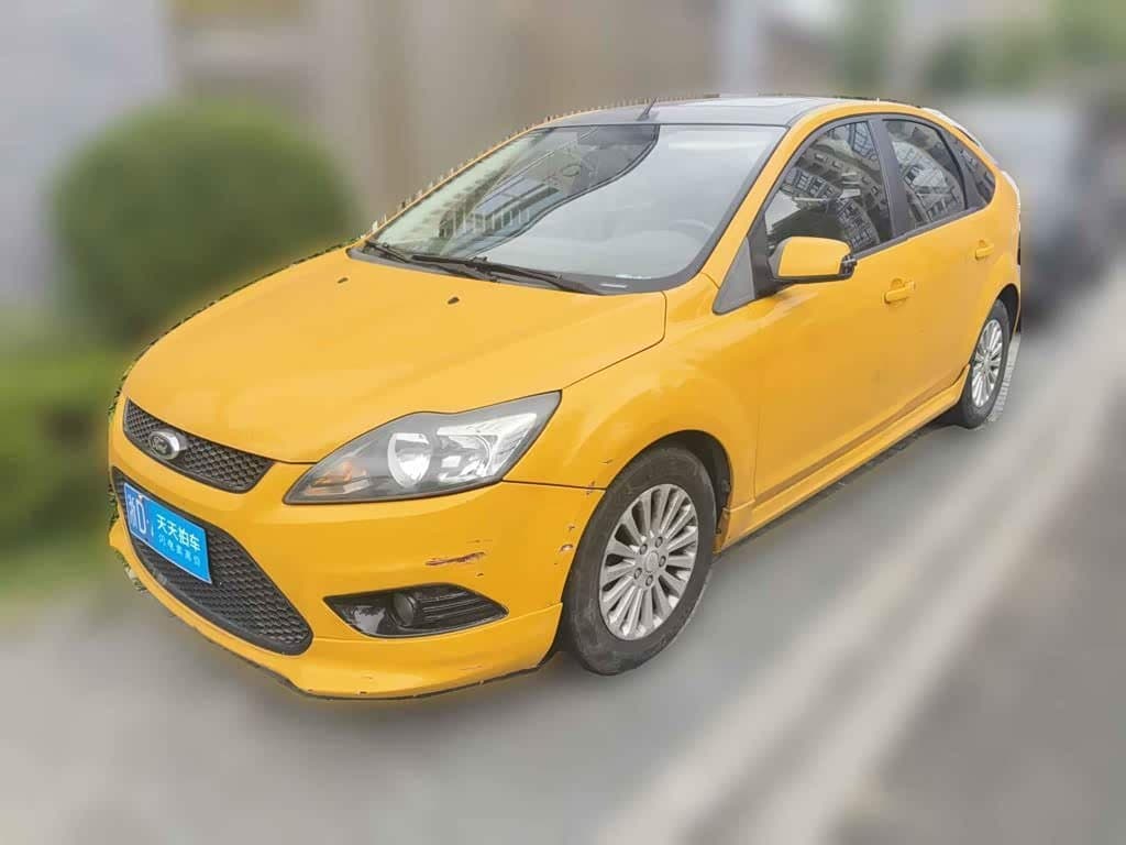2013 Ford Focus front exterior