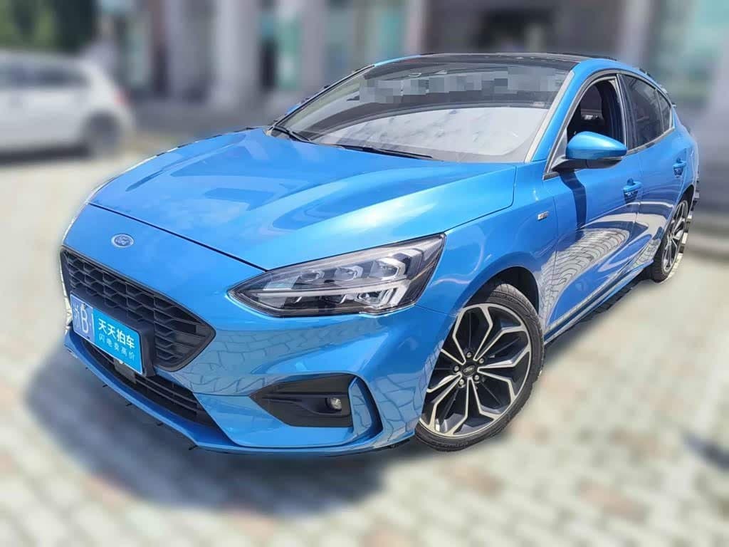 2019 Ford Focus front exterior