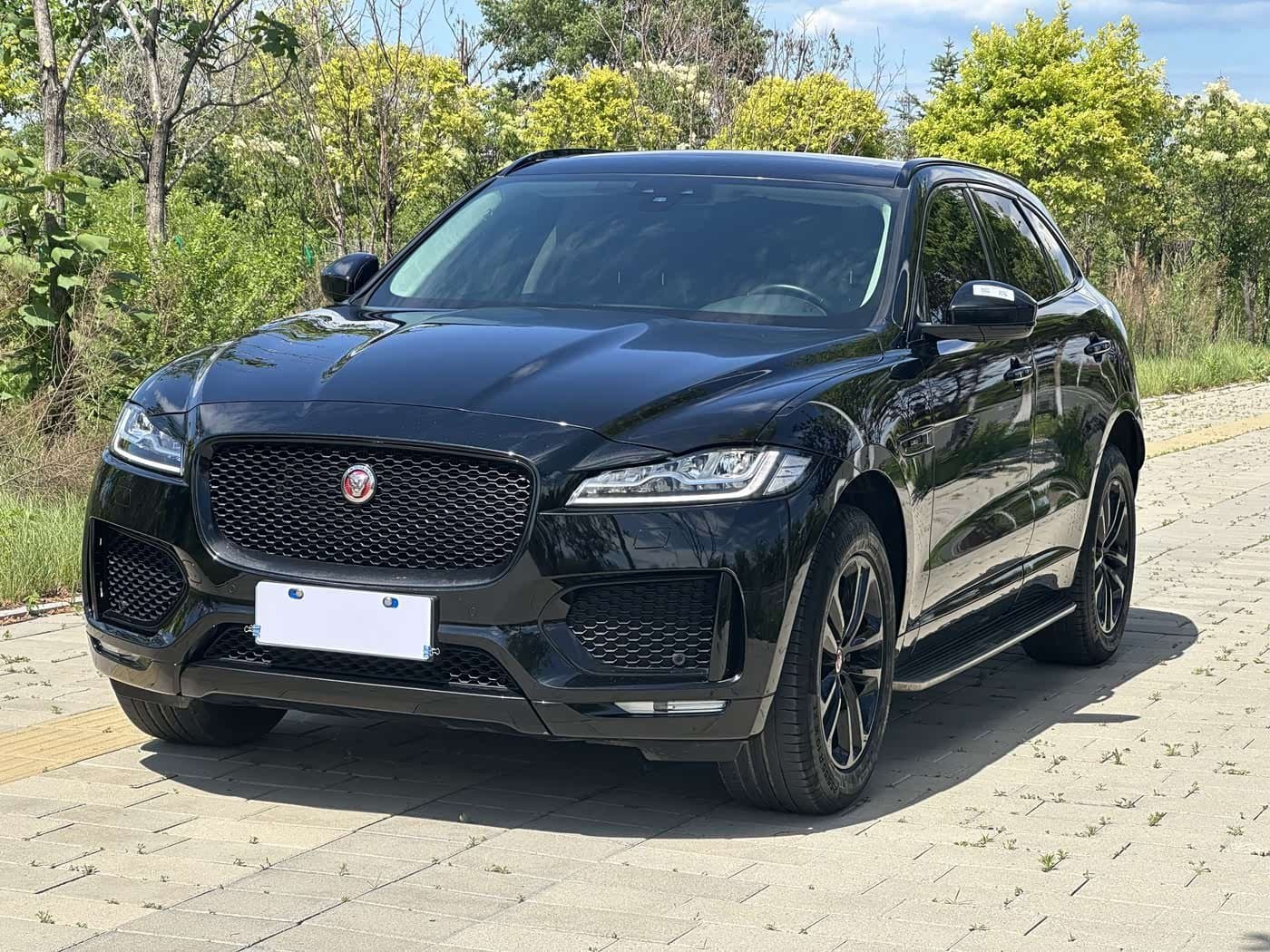 2018 Jaguar F-PACE front exterior