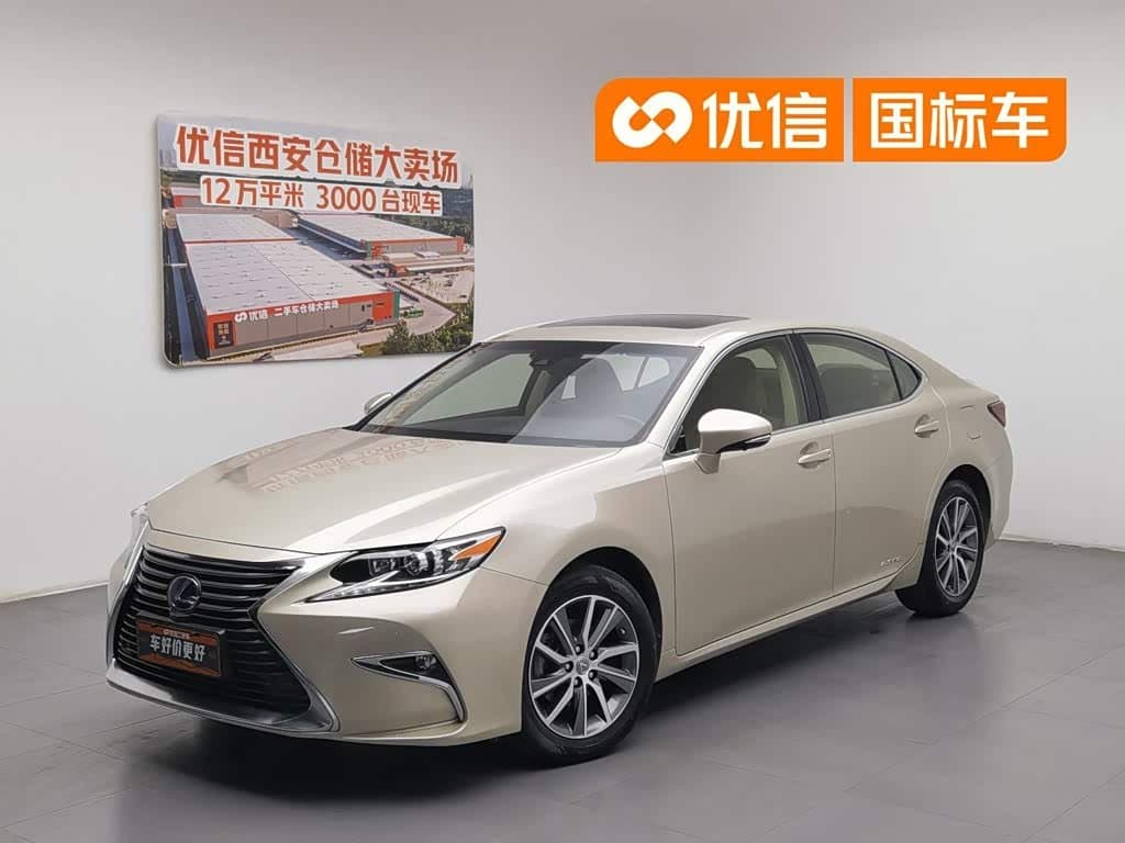 2015 Lexus ES front exterior