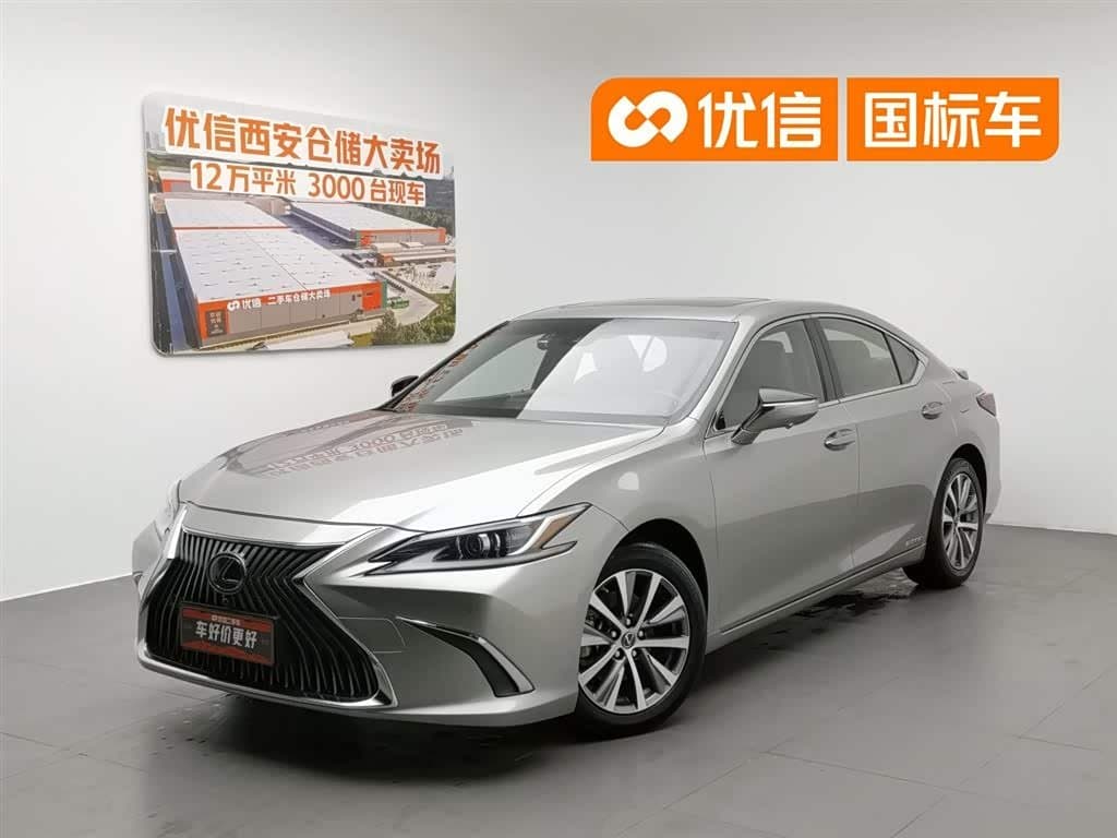 2019 Lexus ES front exterior