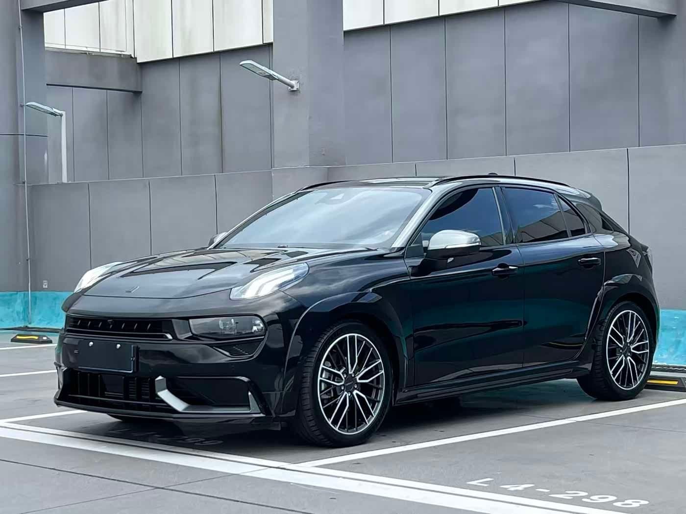 2021 Lynk & Co 02 Hatchback front exterior