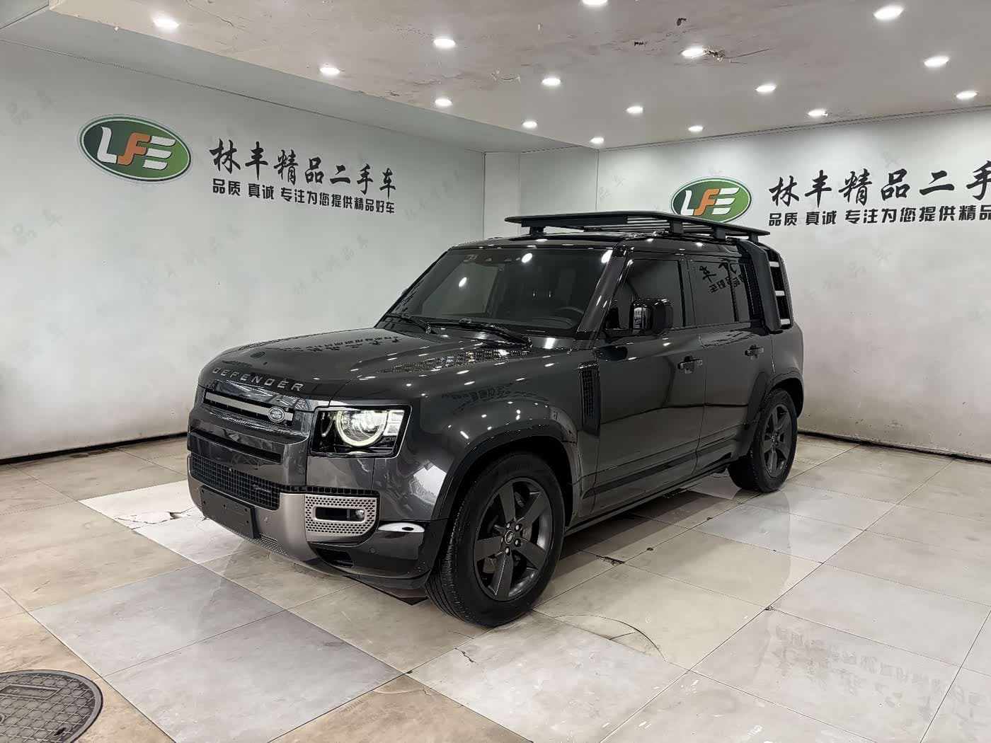 2022 Land Rover Defender front exterior