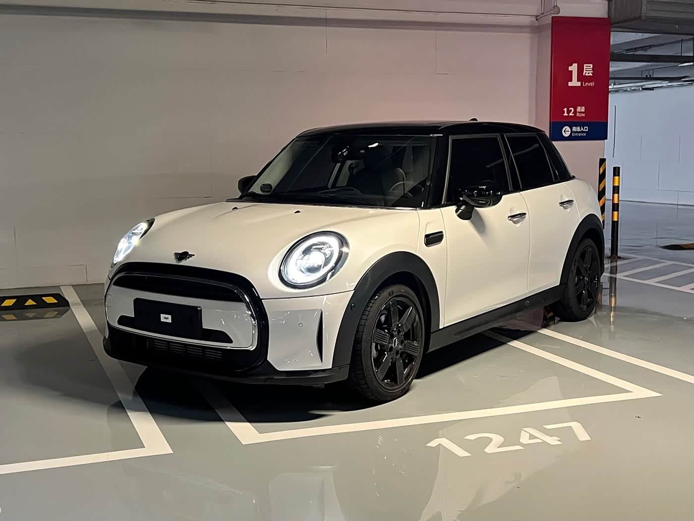 2022 MINI MINI front exterior