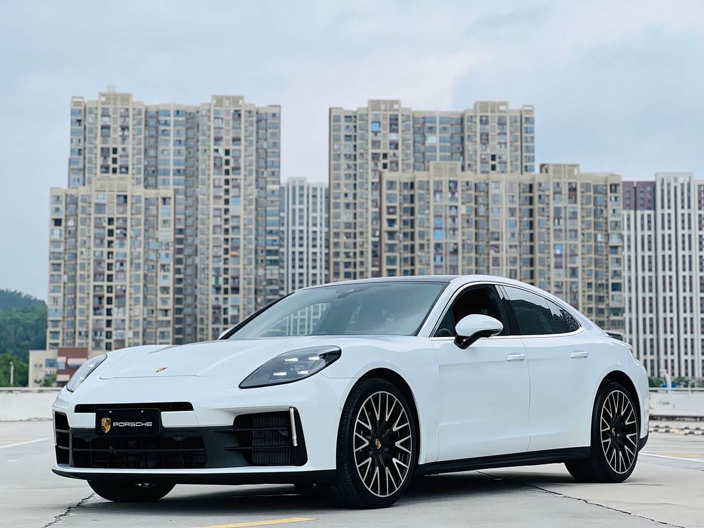 2023 Porsche Panamera