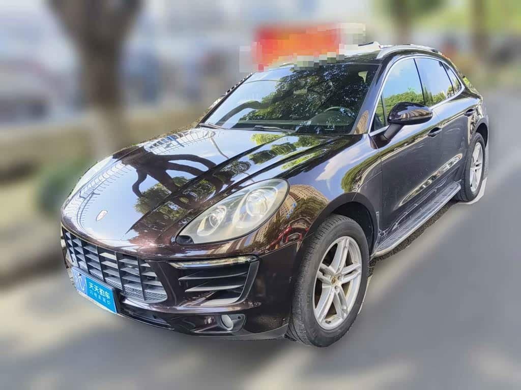 2014 Porsche Macan front exterior
