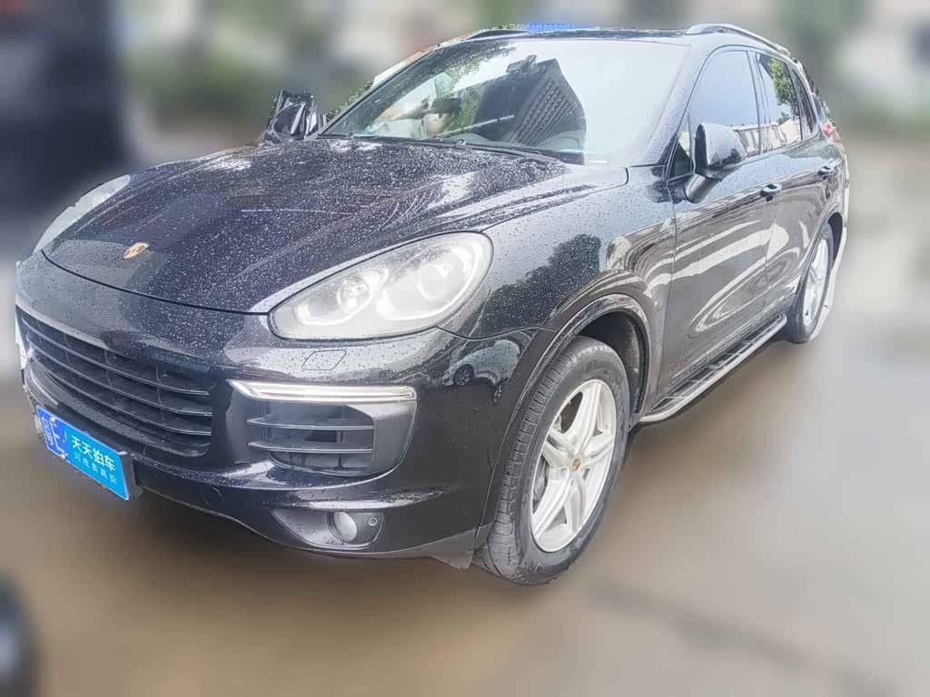 2016 Porsche Cayenne front exterior