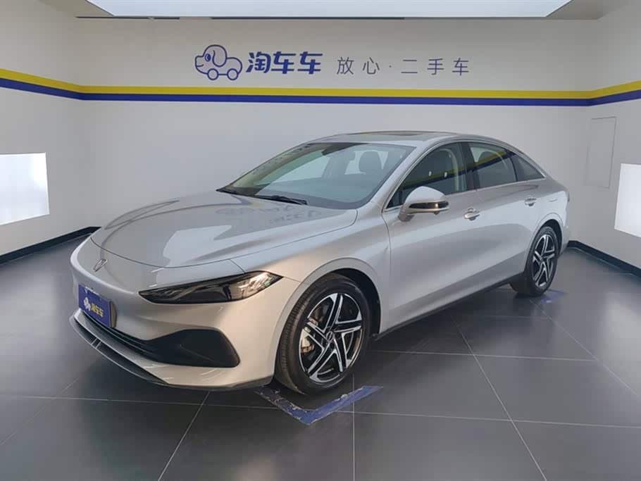 2023 Roewe D7 front exterior