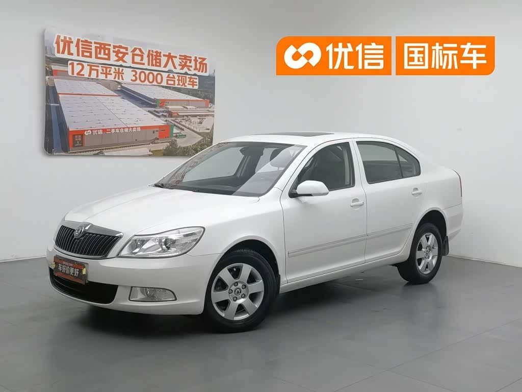 2011 Škoda Octavia front exterior