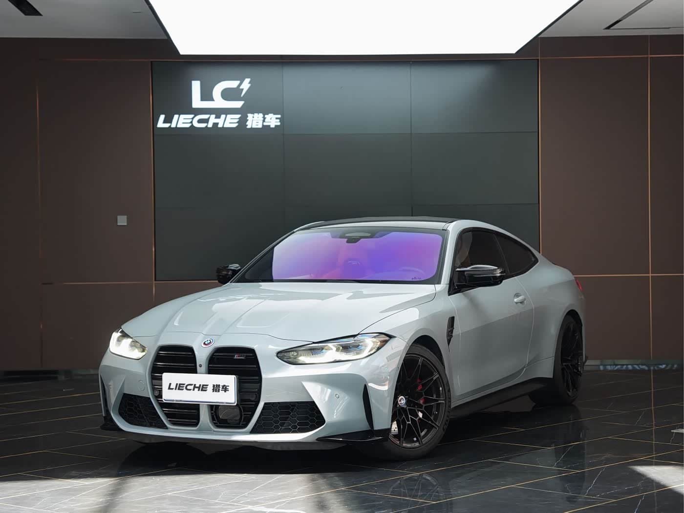 2022 BMW M4 front exterior