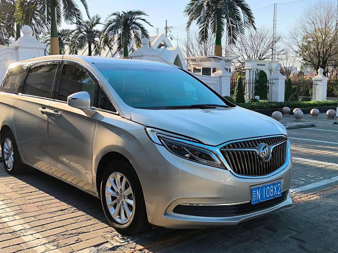 2016 Buick GL8 front exterior