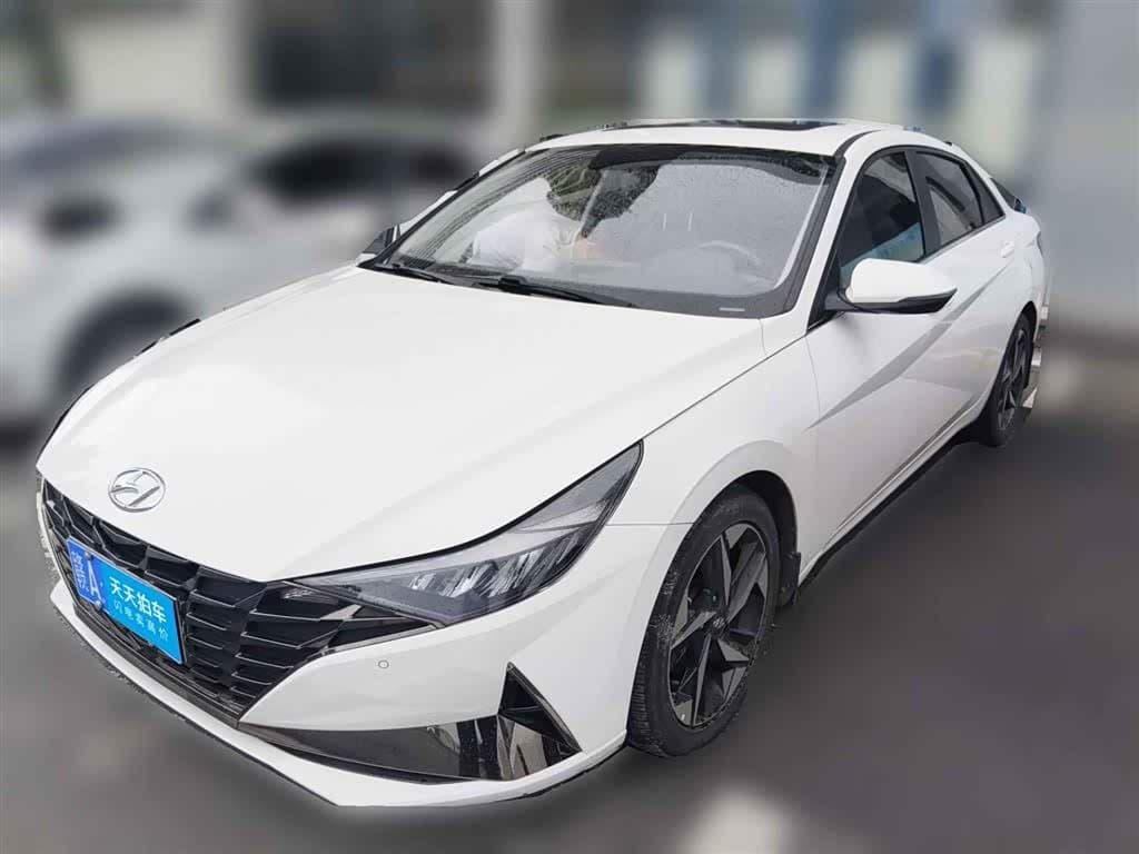 2022 Hyundai Elantra front exterior
