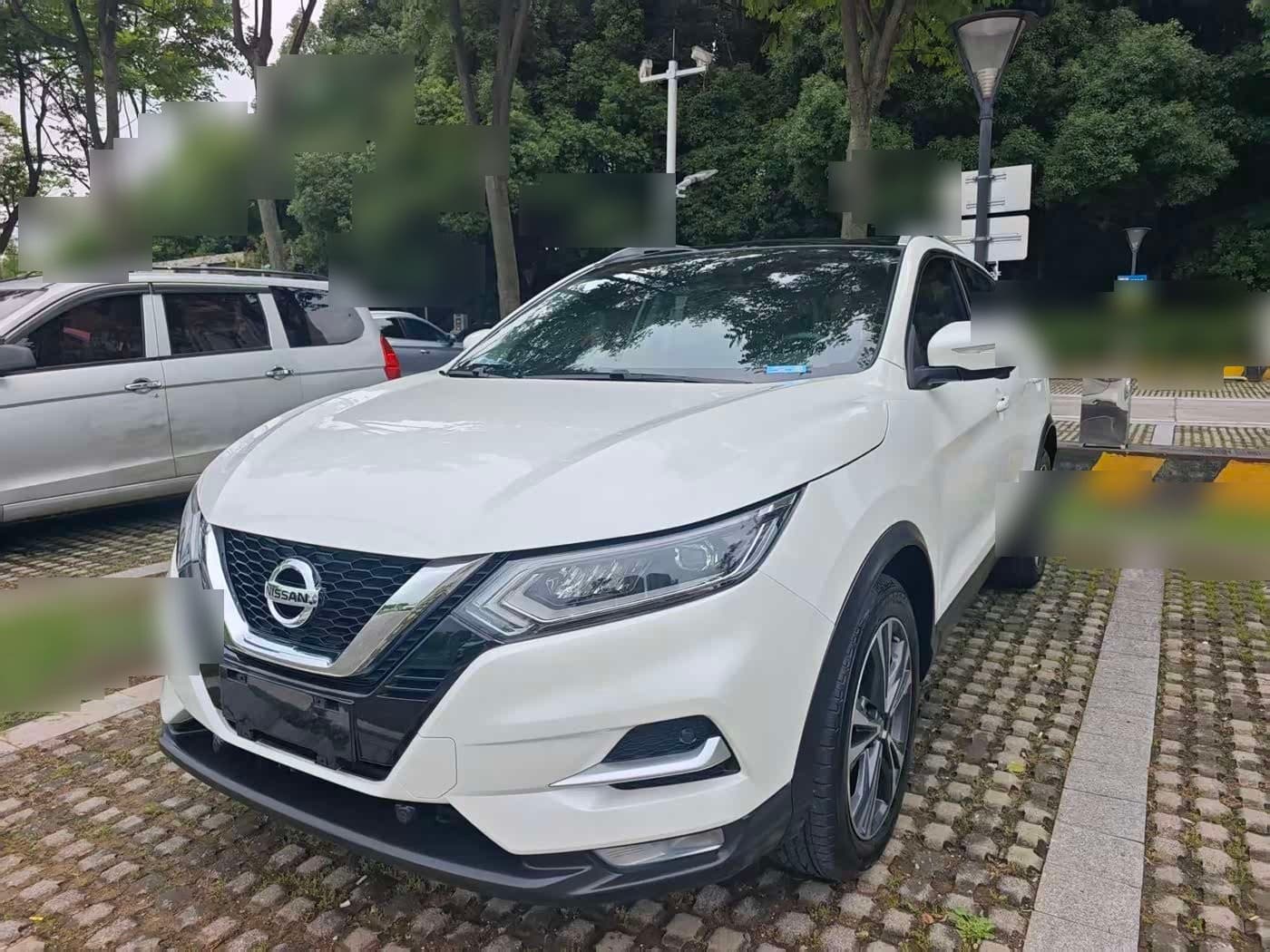 2020 Nissan Qashqai front exterior
