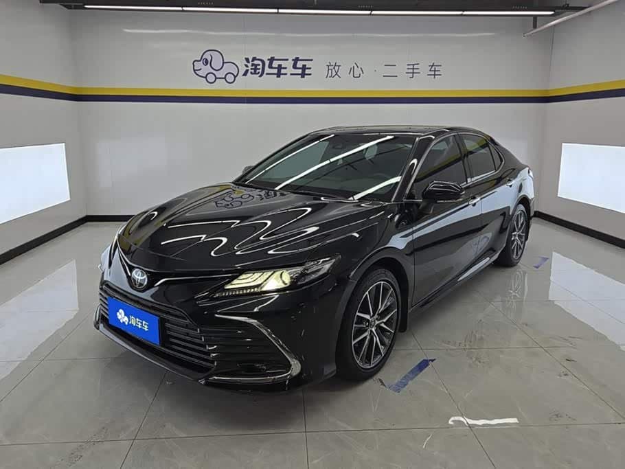 2021 Toyota Camry front exterior