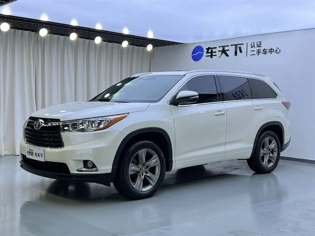 2015 Toyota Highlander front exterior