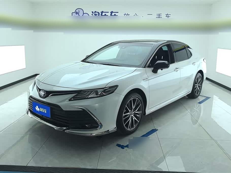 2023 Toyota Camry front exterior