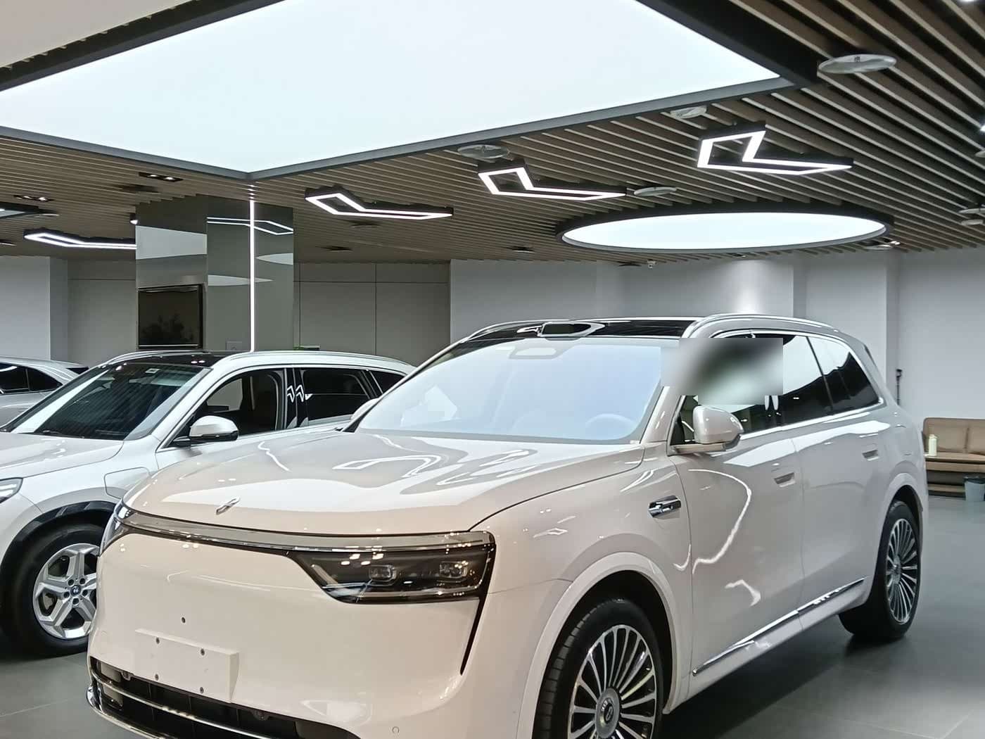 2025 AITO Wenjie AITO M8 front exterior