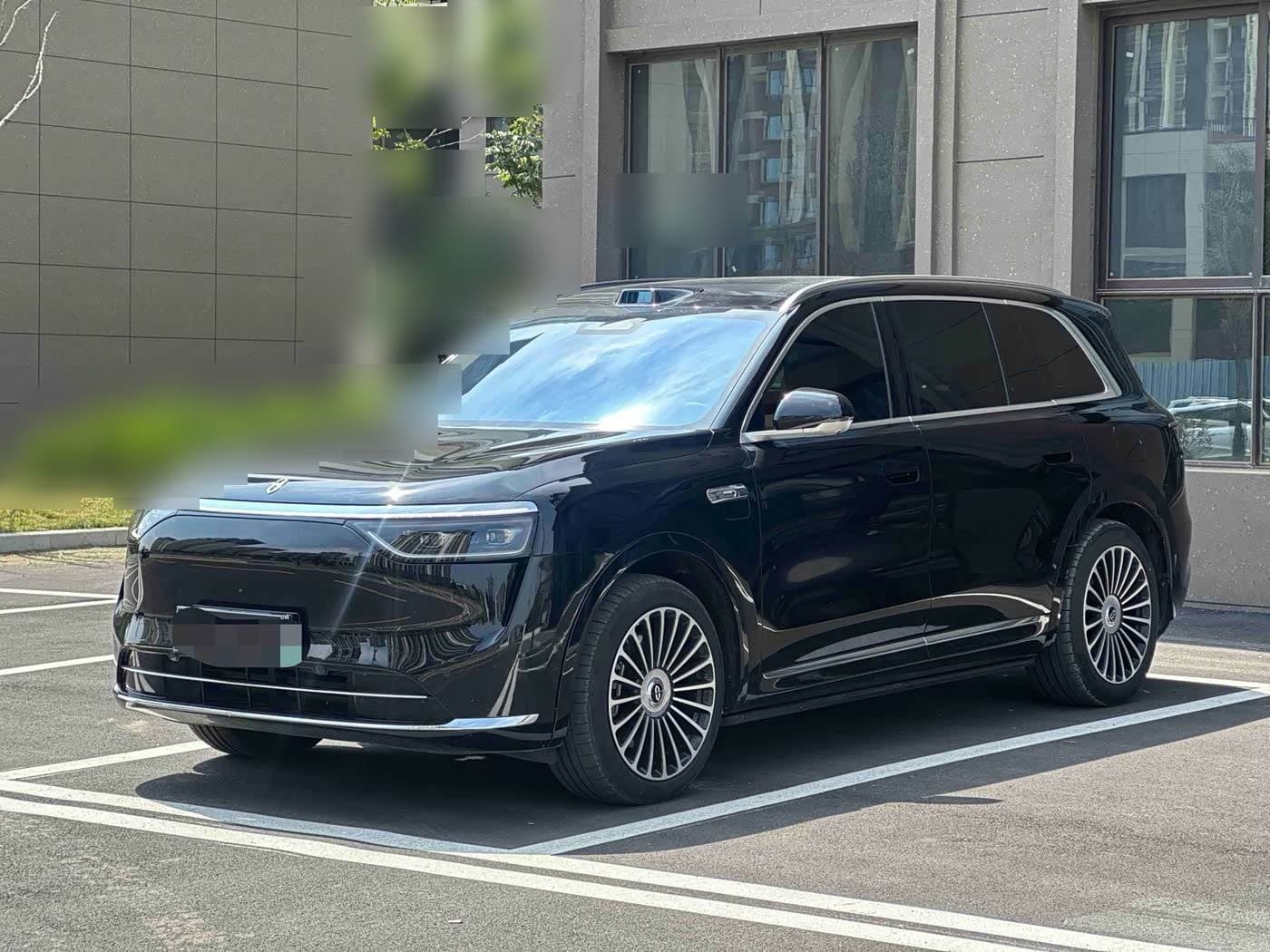 2025 AITO Wenjie AITO M8 front exterior