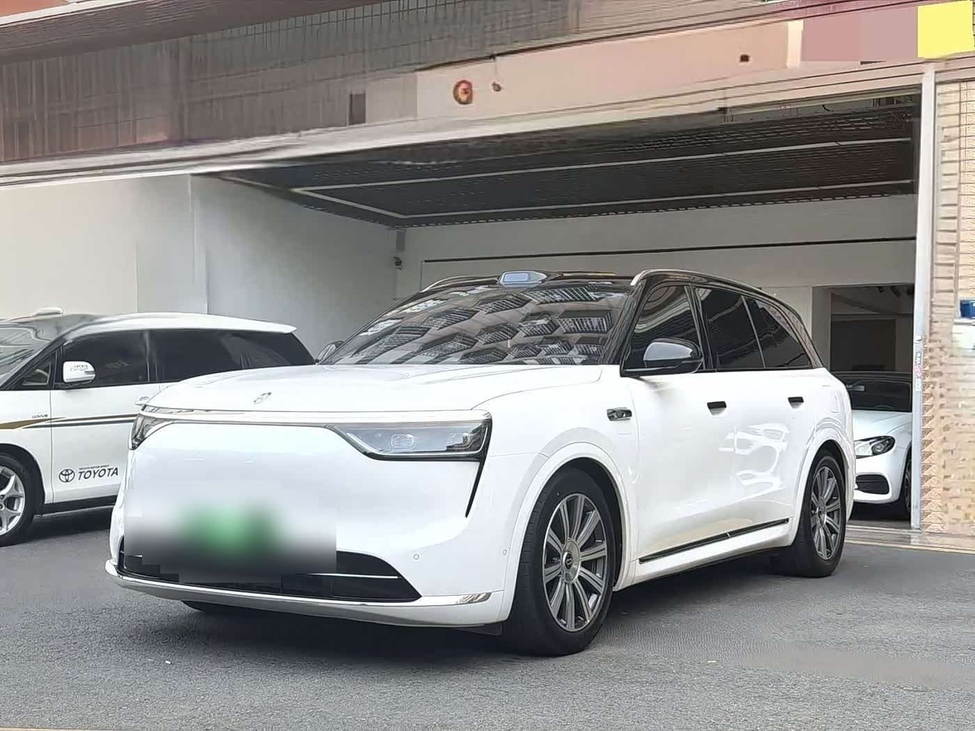 2025 AITO Wenjie AITO M8 front exterior