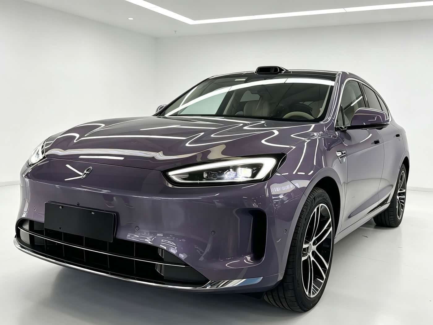 2025 AITO Wenjie AITO M5 front exterior