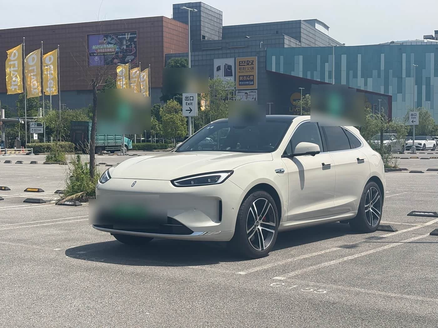 2025 AITO Wenjie AITO M5 front exterior