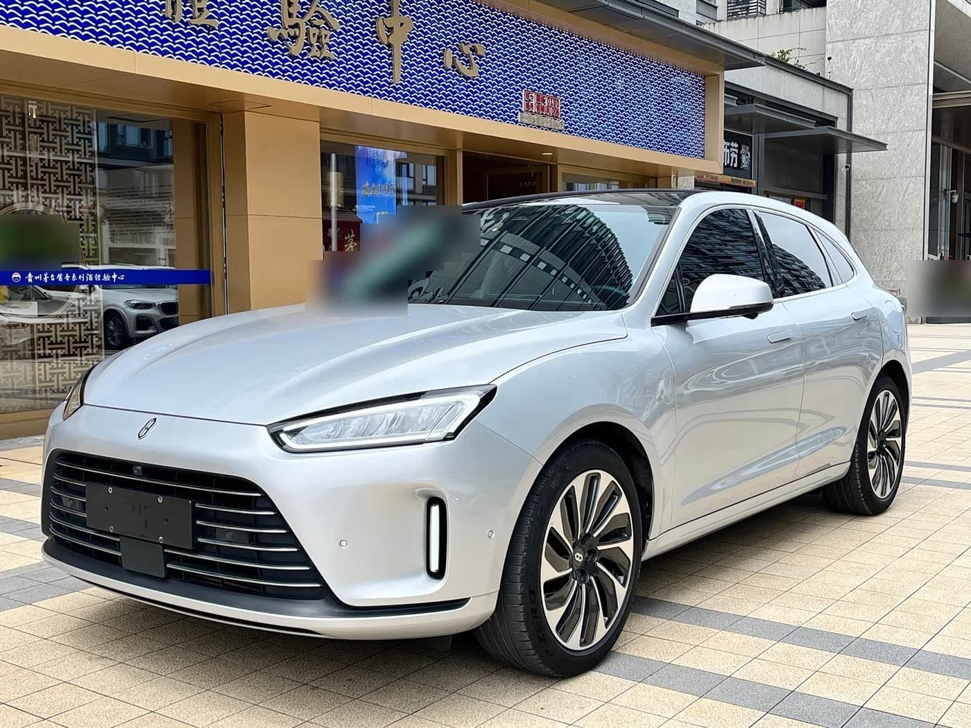 2022 AITO Wenjie AITO M5 front exterior