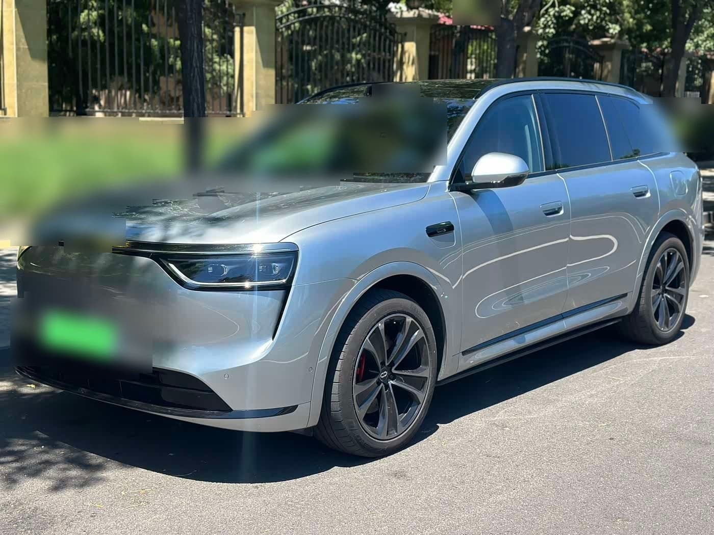 2025 AITO Wenjie AITO M8 front exterior
