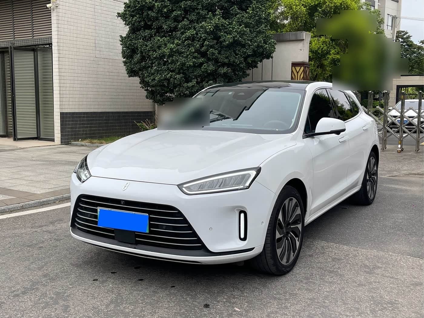 2022 AITO Wenjie AITO M5 front exterior