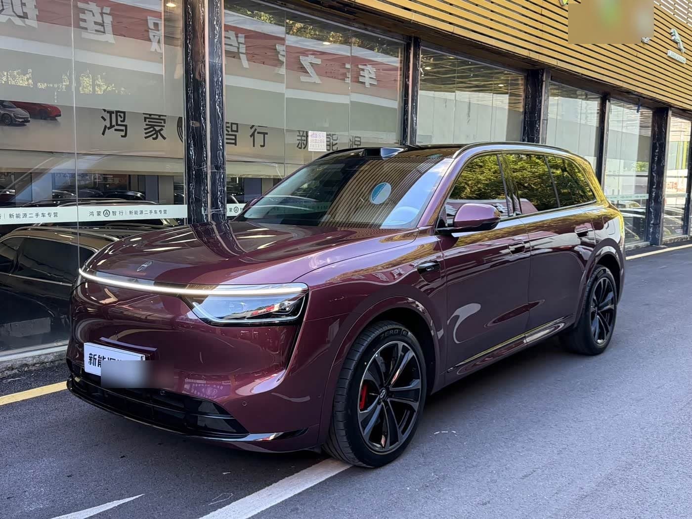 2025 AITO Wenjie AITO M8 front exterior