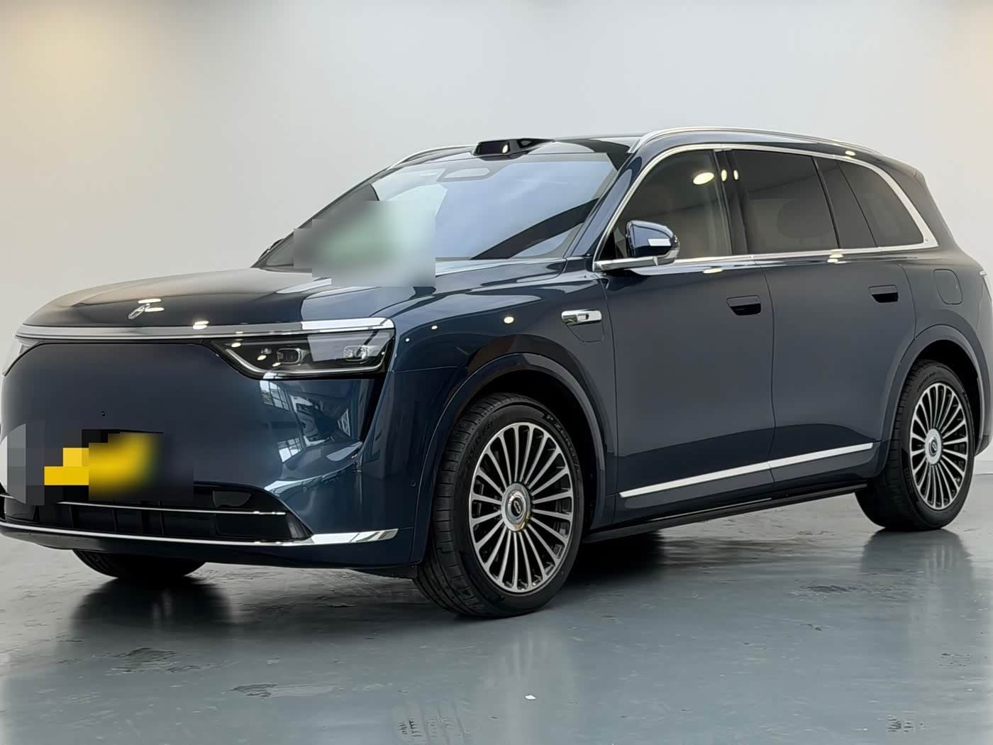 2025 AITO Wenjie AITO M8 front exterior