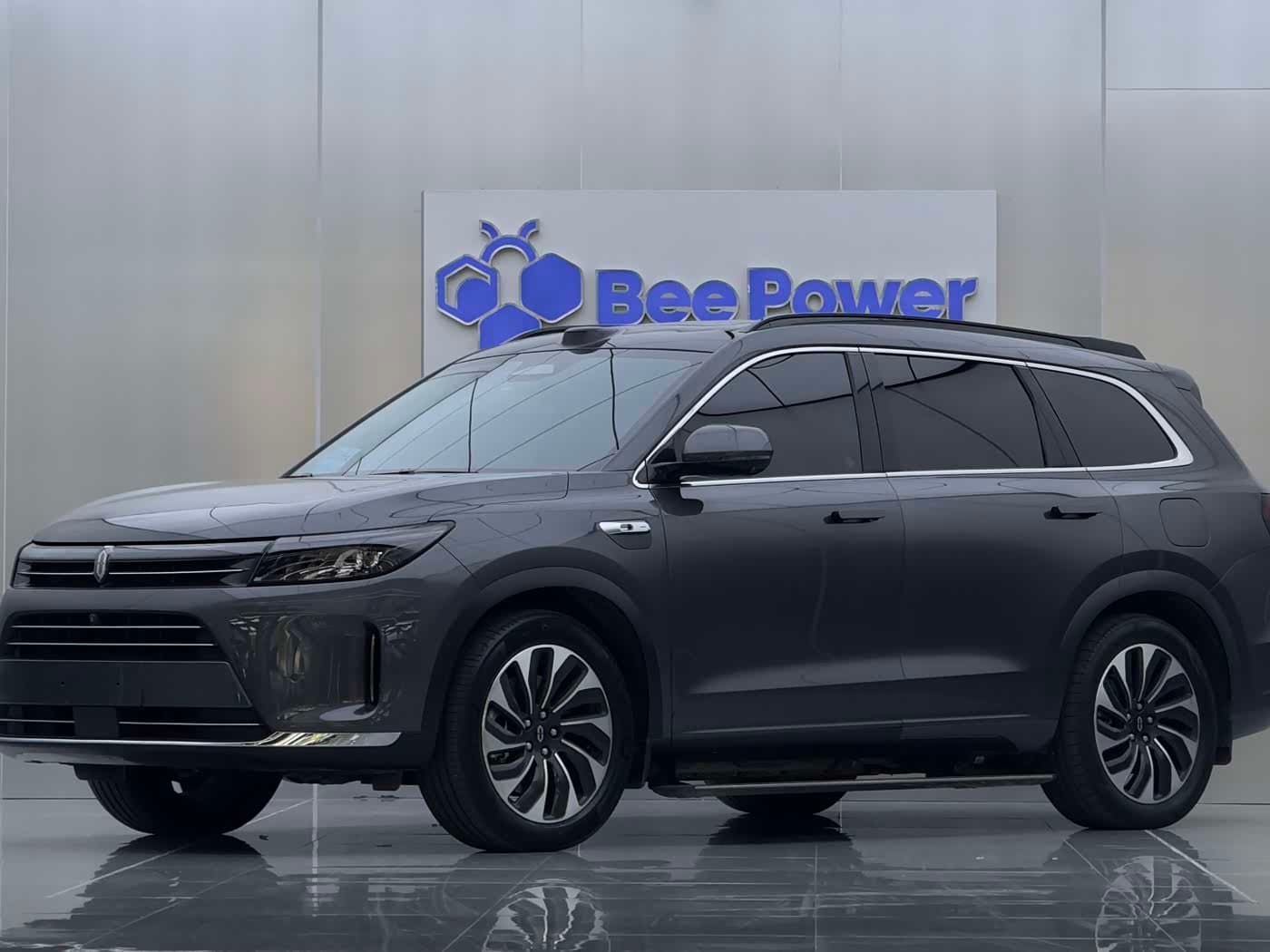 2023 AITO Wenjie AITO M7 front exterior