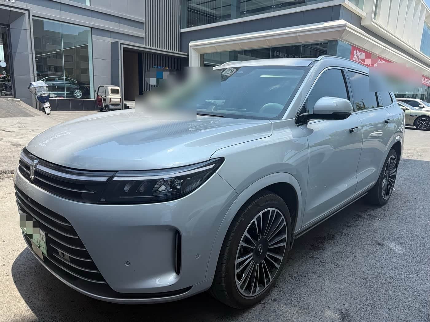 2023 AITO Wenjie AITO M7 front exterior