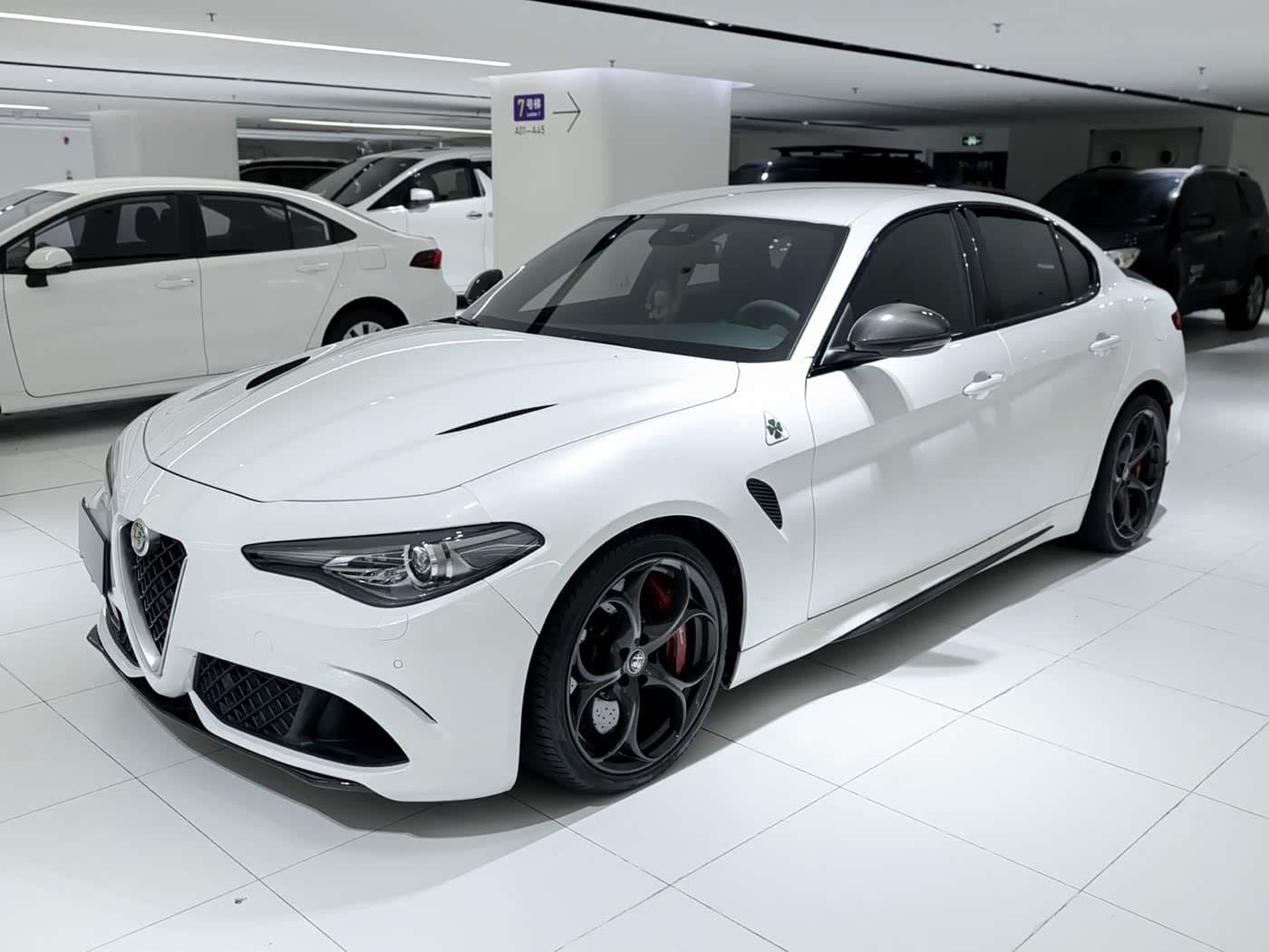 2017 Alfa Romeo Giulia front exterior
