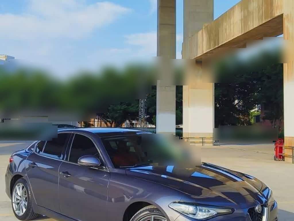 2019 Alfa Romeo Giulia front exterior