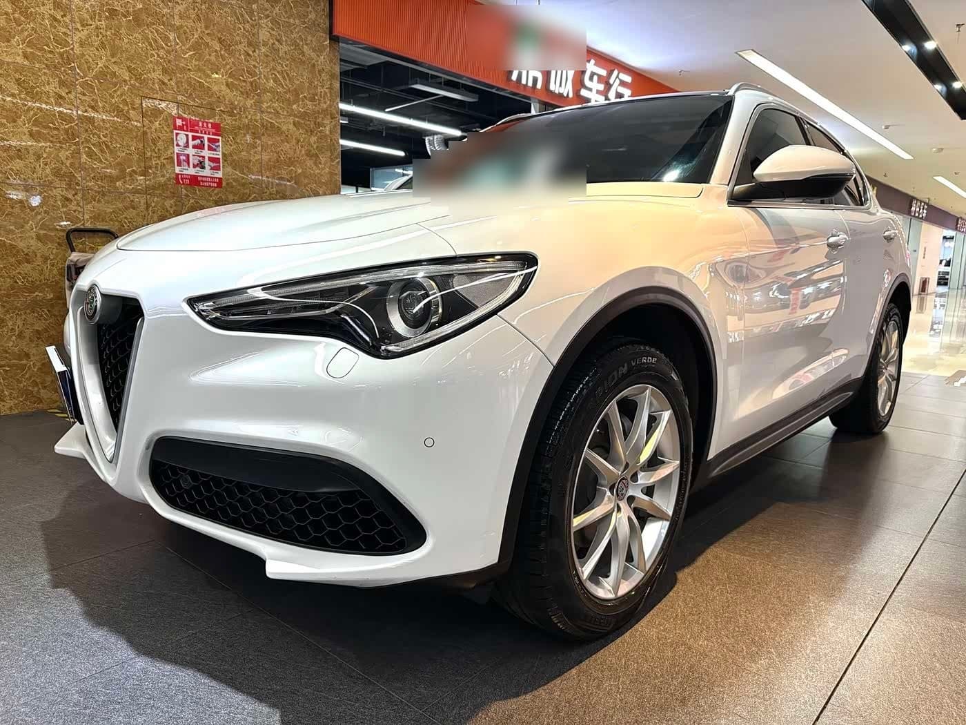 2017 Alfa Romeo Stelvio front exterior