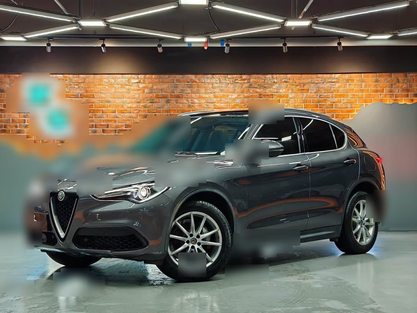2017 Alfa Romeo Stelvio front exterior