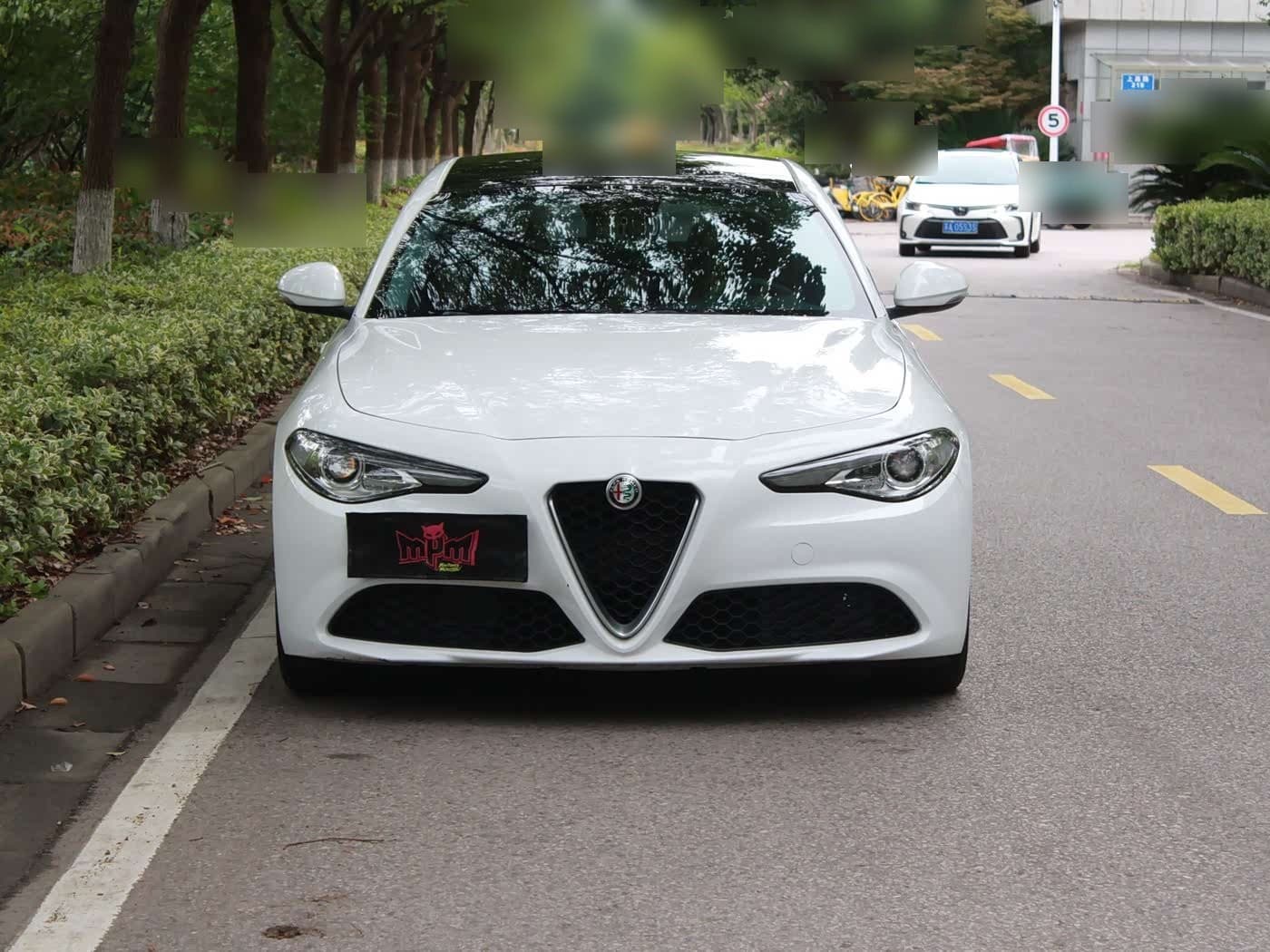 2017 Alfa Romeo Giulia front exterior