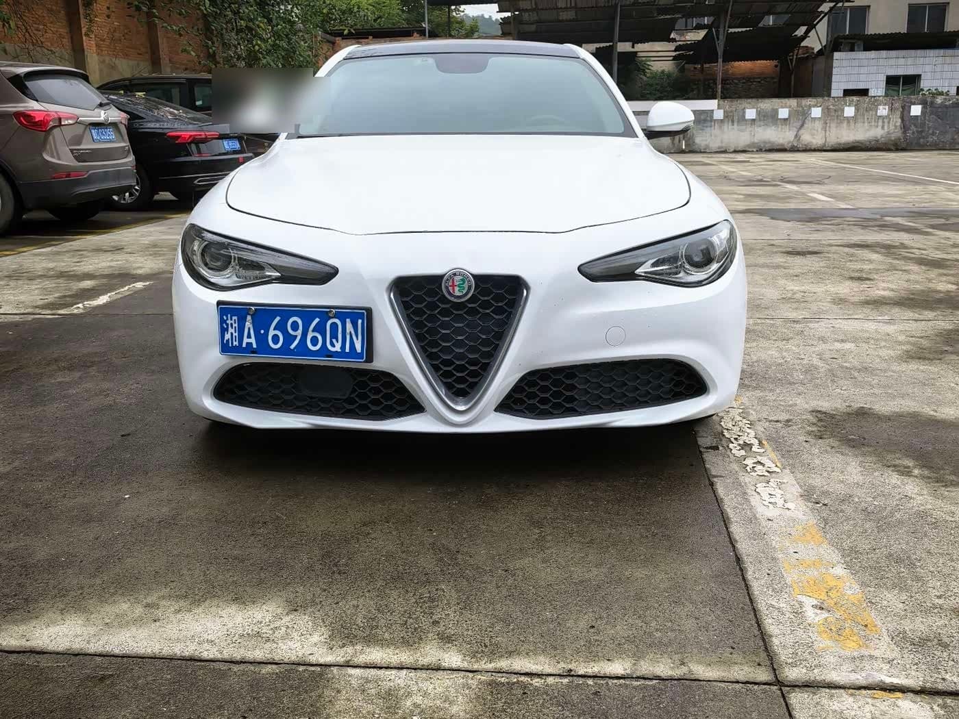 2017 Alfa Romeo Giulia front exterior