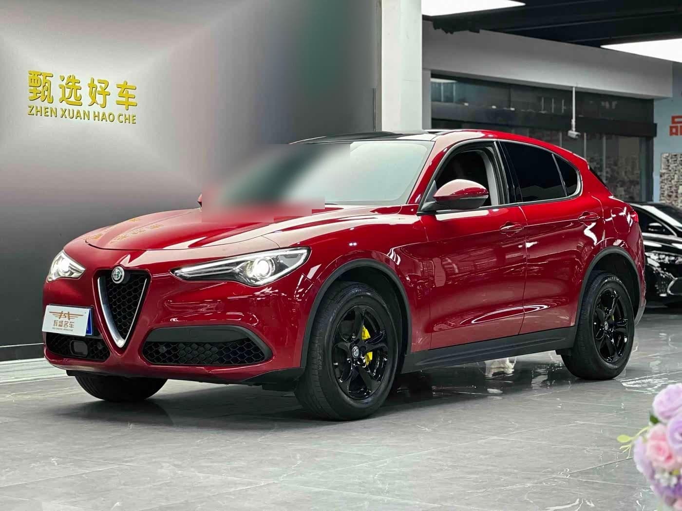 2017 Alfa Romeo Stelvio front exterior