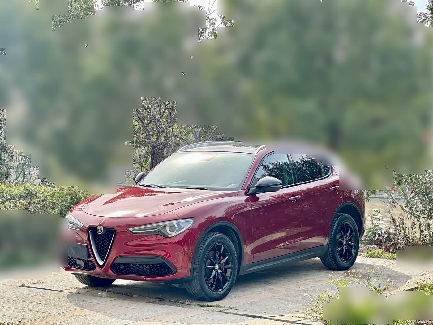 2017 Alfa Romeo Stelvio front exterior