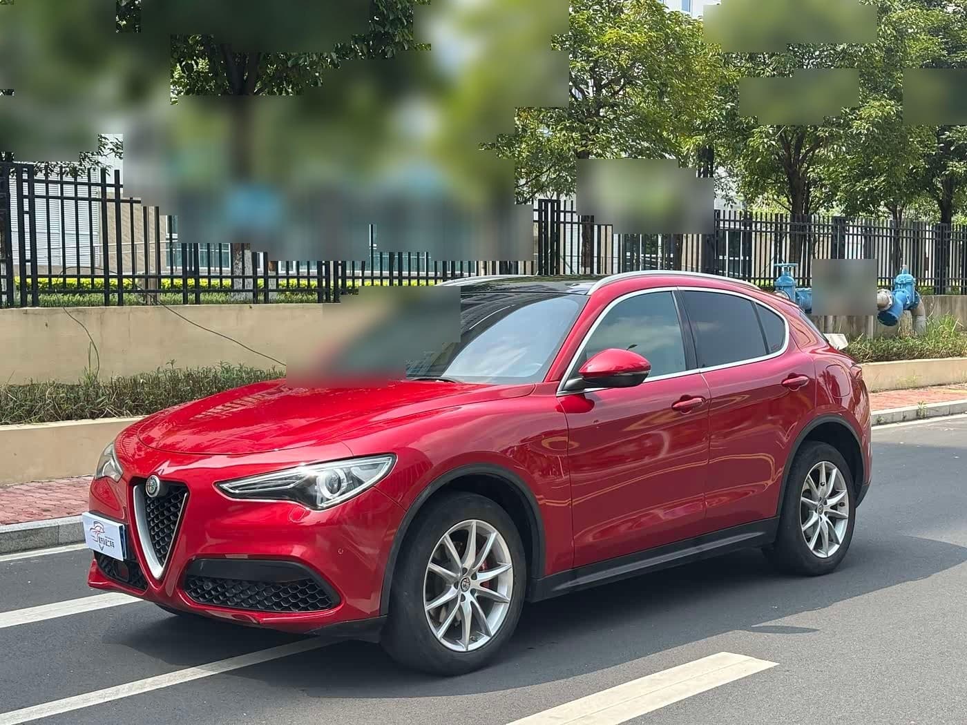 2017 Alfa Romeo Stelvio front exterior