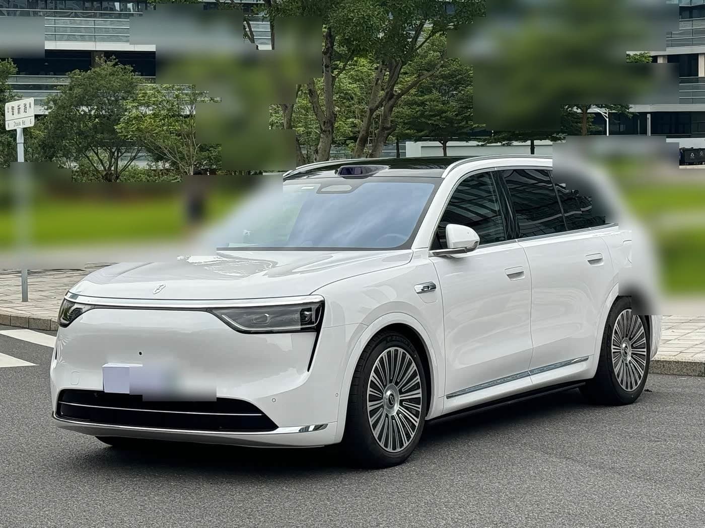 2025 AITO Wenjie AITO M8 front exterior