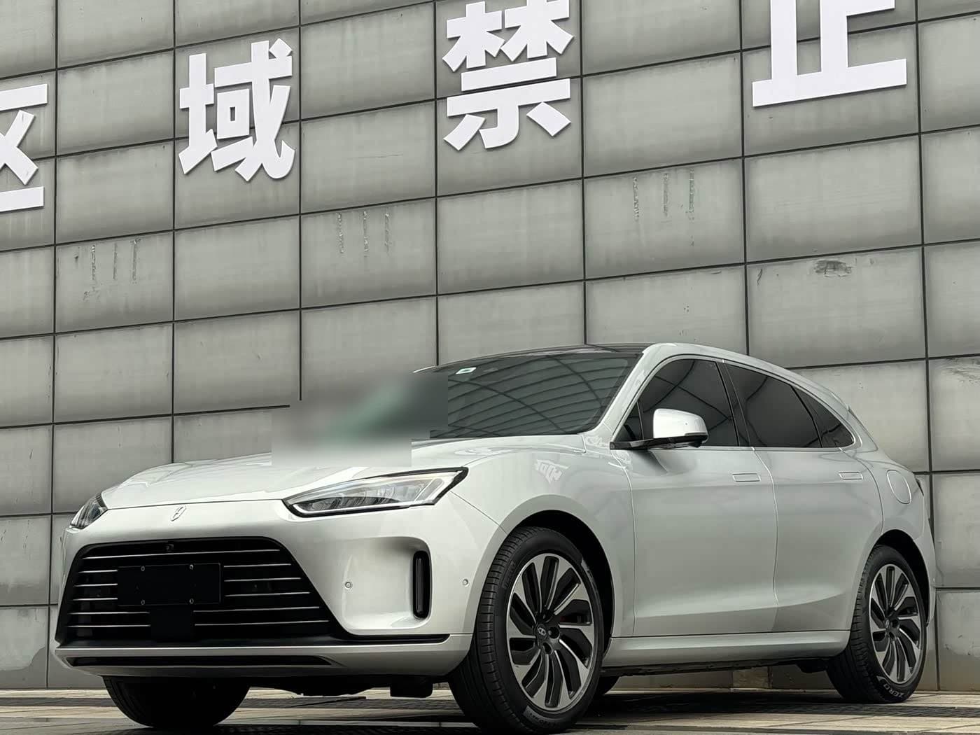2022 AITO Wenjie AITO M5 front exterior