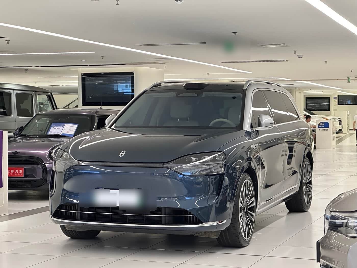 2023 AITO Wenjie AITO M9 front exterior