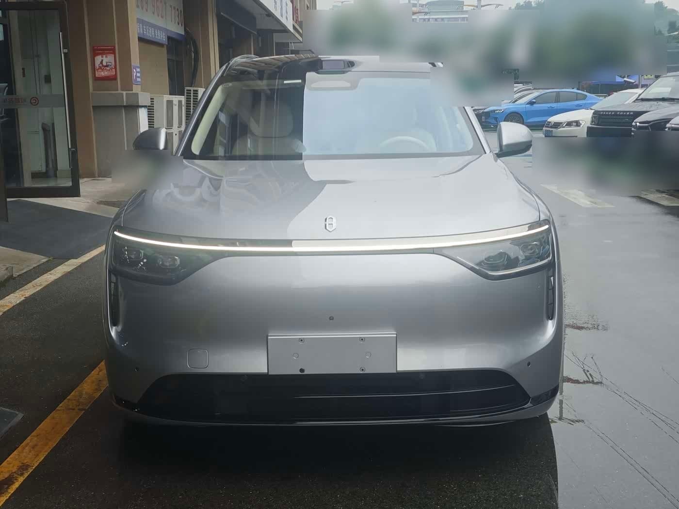2025 AITO Wenjie AITO M8 front exterior
