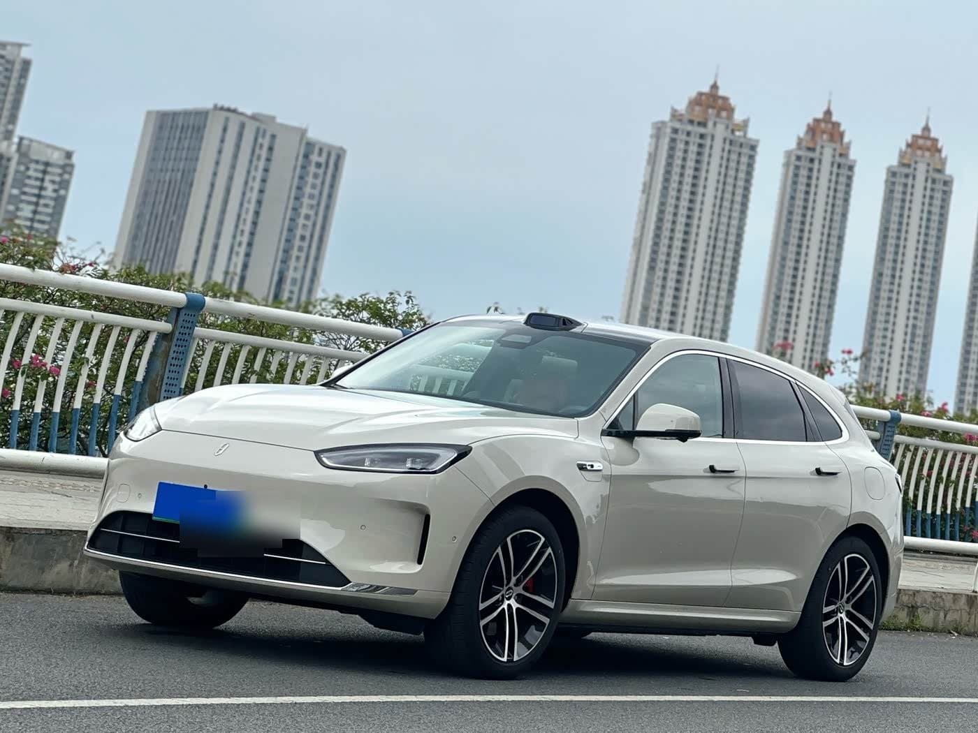 2025 AITO Wenjie AITO M5 front exterior