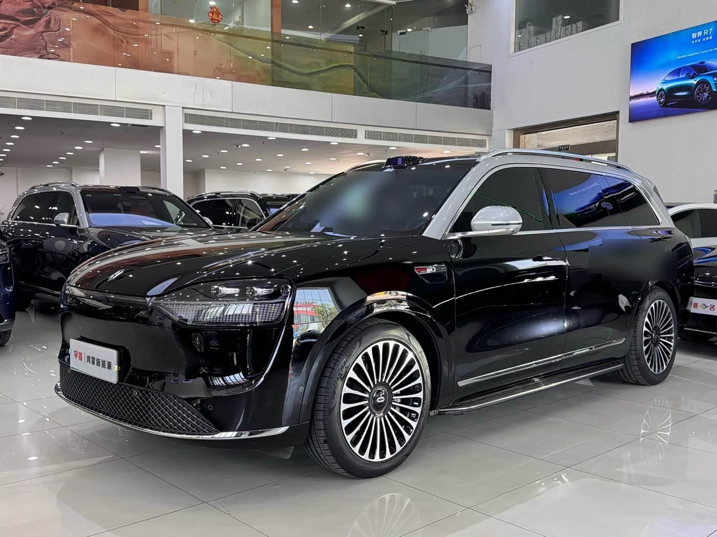 2023 AITO Wenjie AITO M9 front exterior