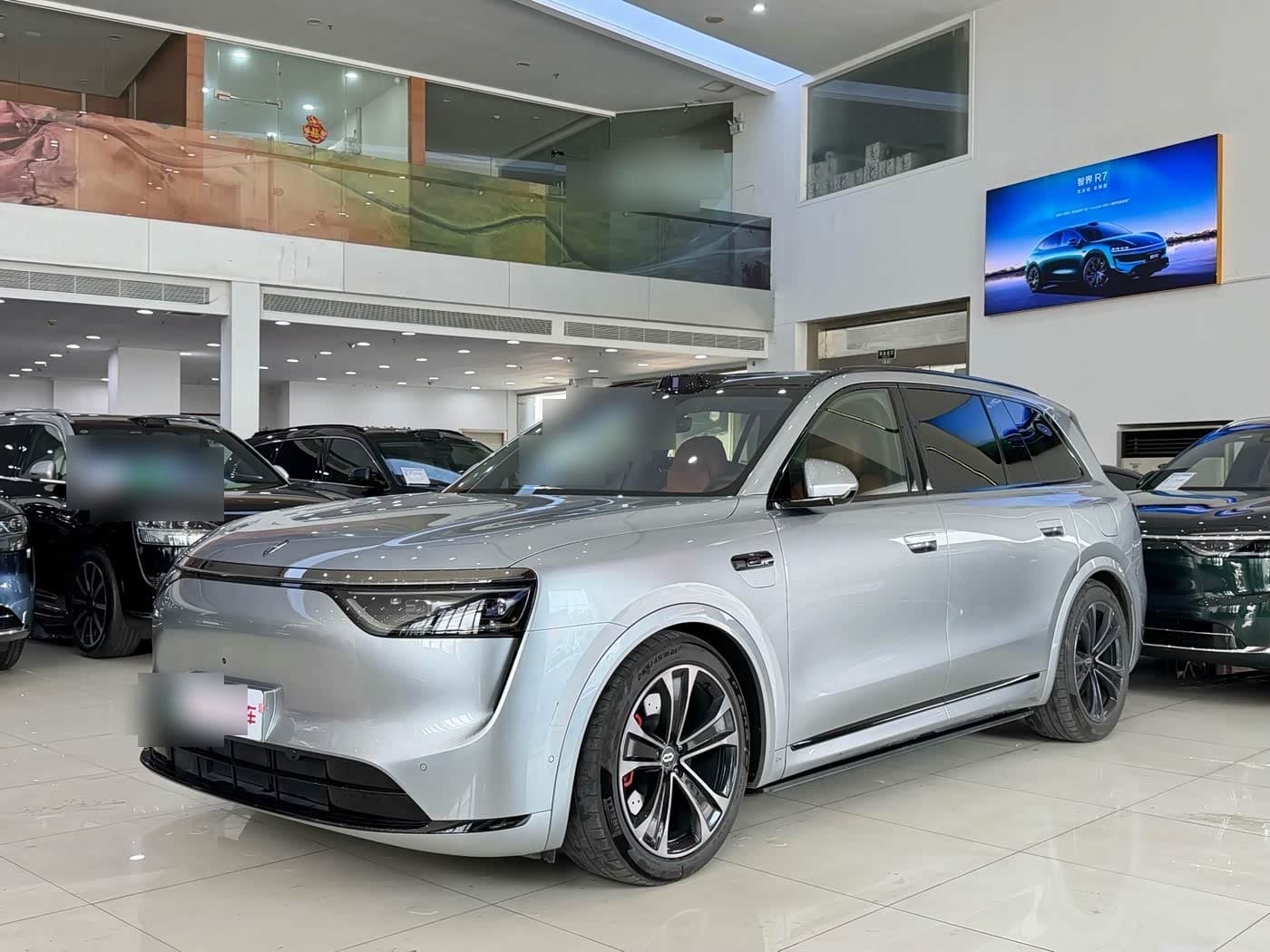 2025 AITO Wenjie AITO M8 front exterior