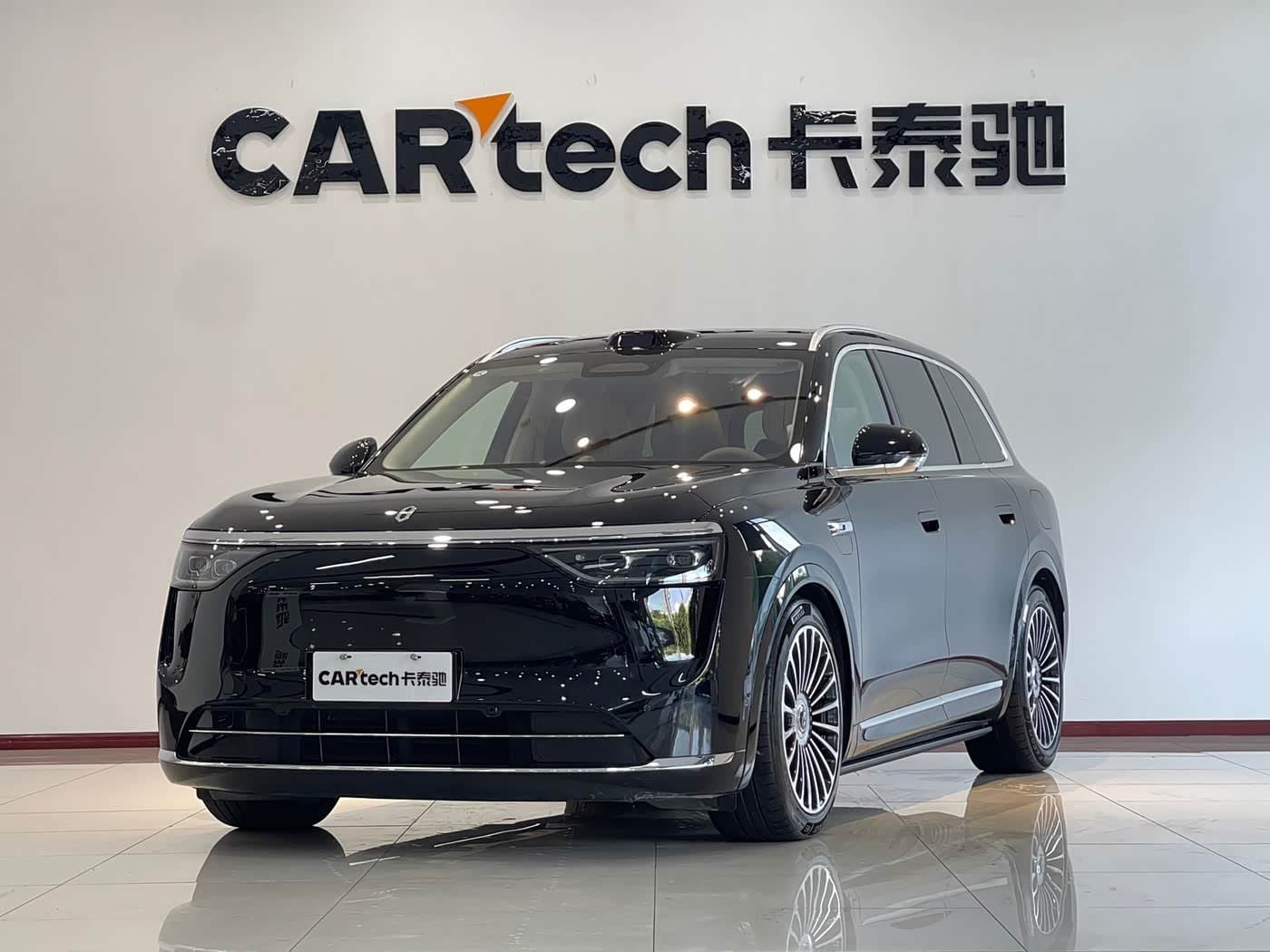 2025 AITO Wenjie AITO M8 front exterior