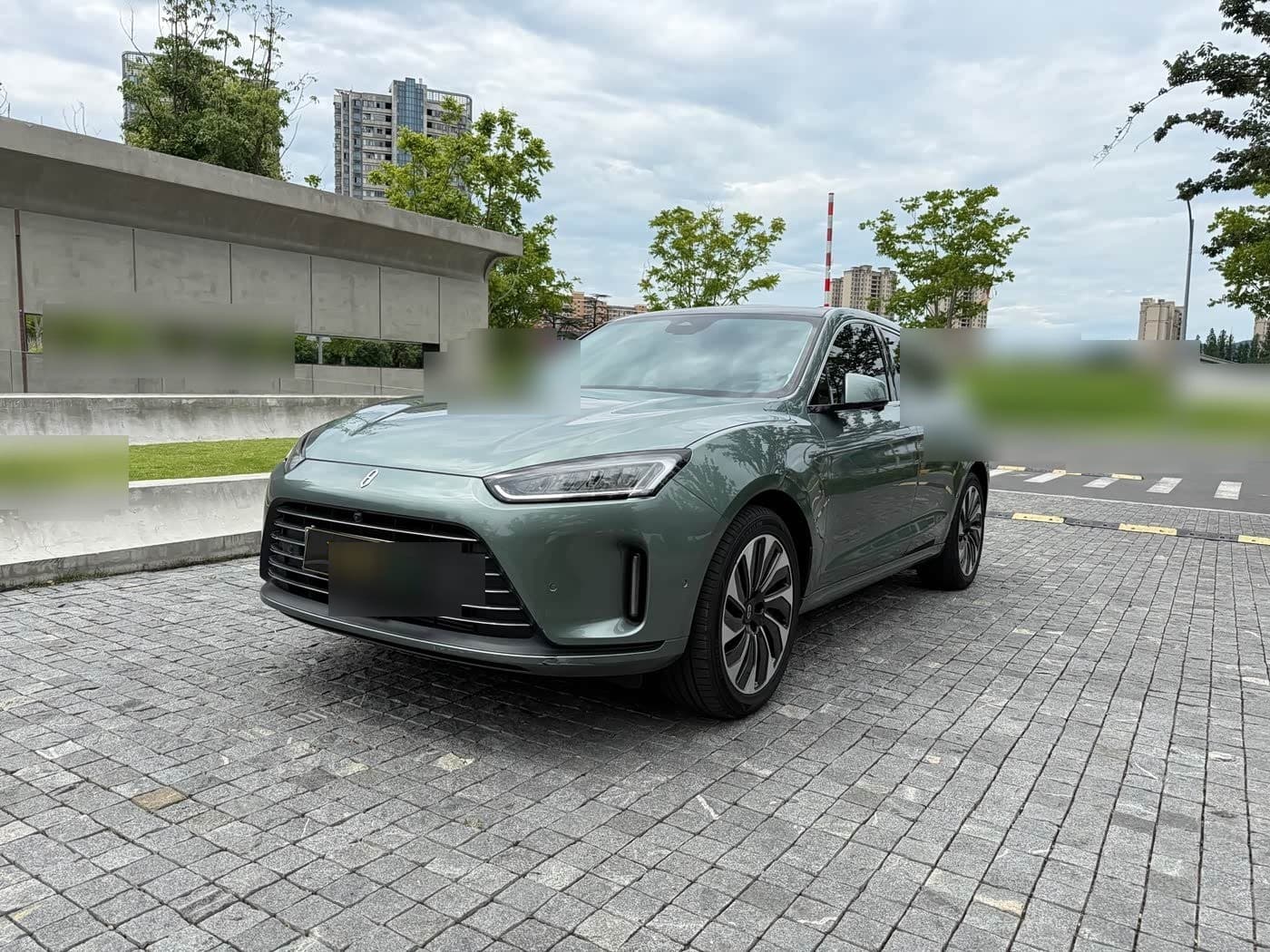 2022 AITO Wenjie AITO M5 front exterior